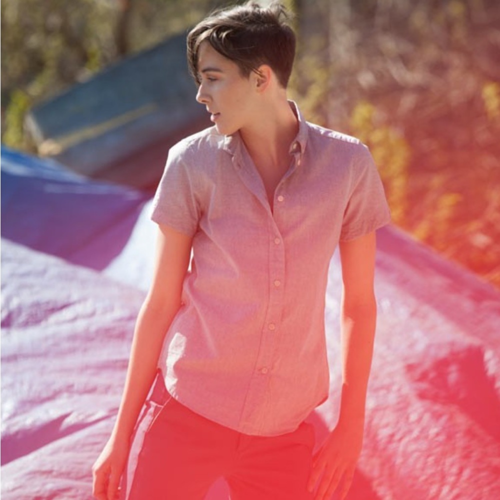 Outlier Women’s Cali Pivot Shirt XS in Light Gray with two additional shirts